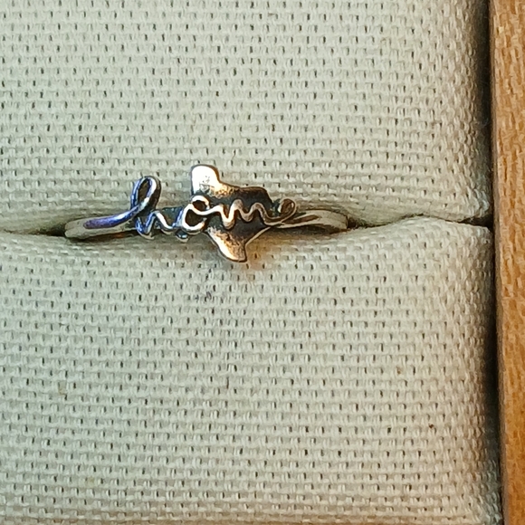 James Avery Texas Is Home Ring, Retired size 8 - Picture 9 of 12